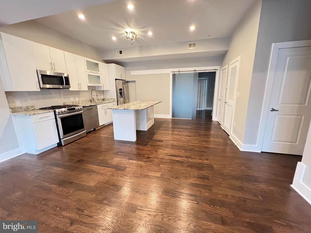 1620 E Street - Photo 1