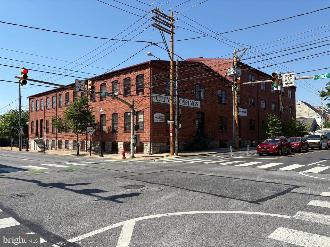 354 Prince Street - Photo 1