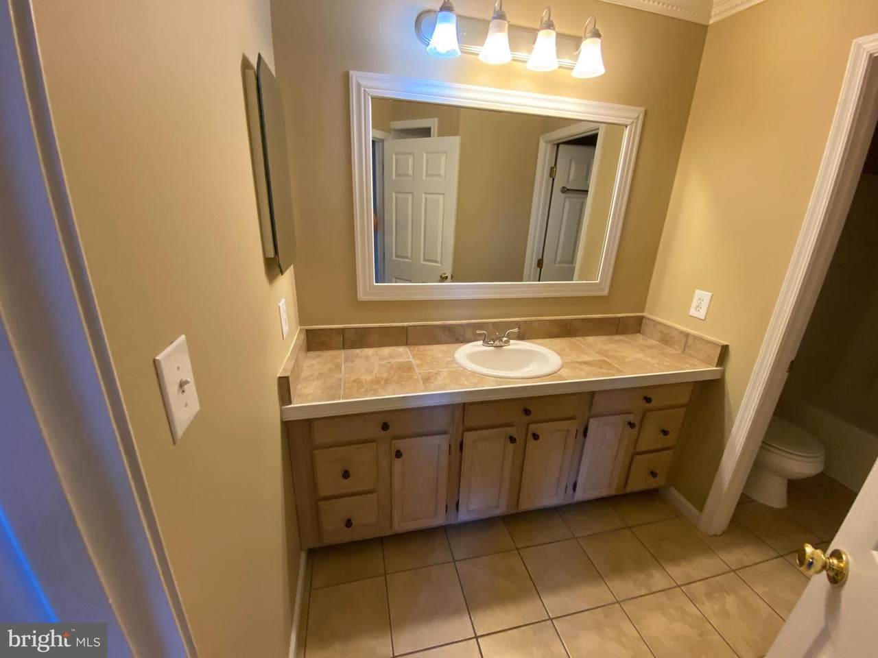 https://bt-photos.global.ssl.fastly.net/brightmls/1280_boomver_1_804943751798-2.jpg