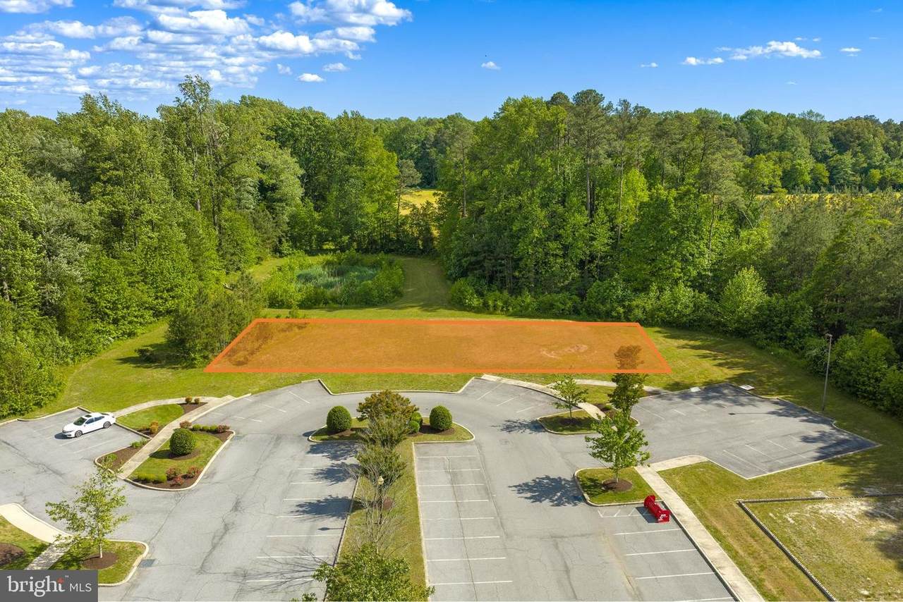 6504 Deer Pointe Drive - Photo 1