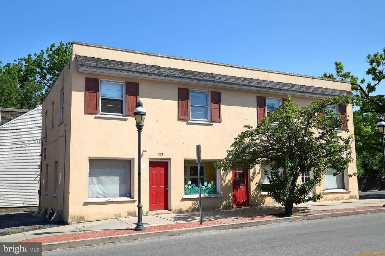 221 Princess Street - Photo 1