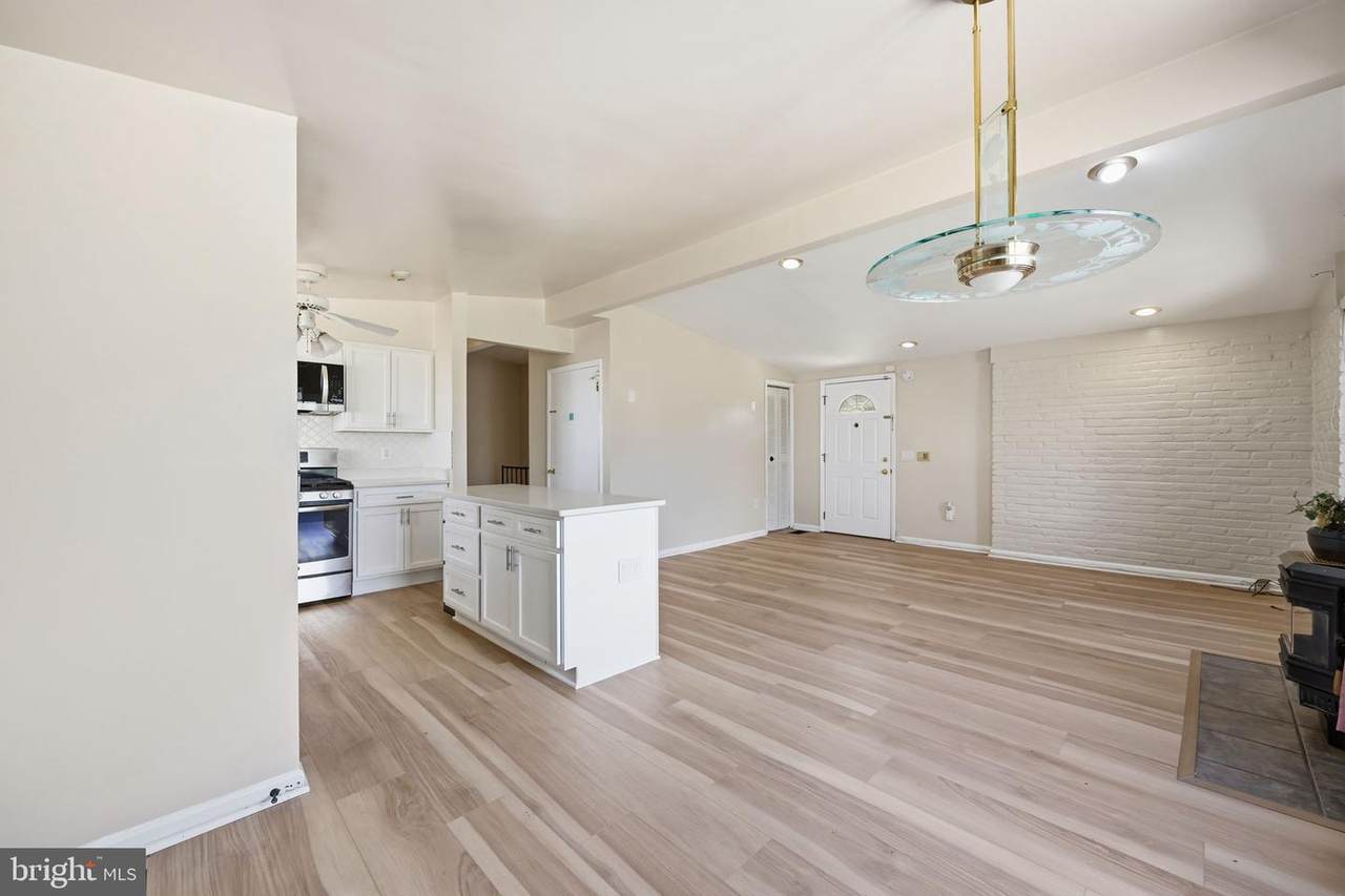 512 Dennis Avenue - Photo 1