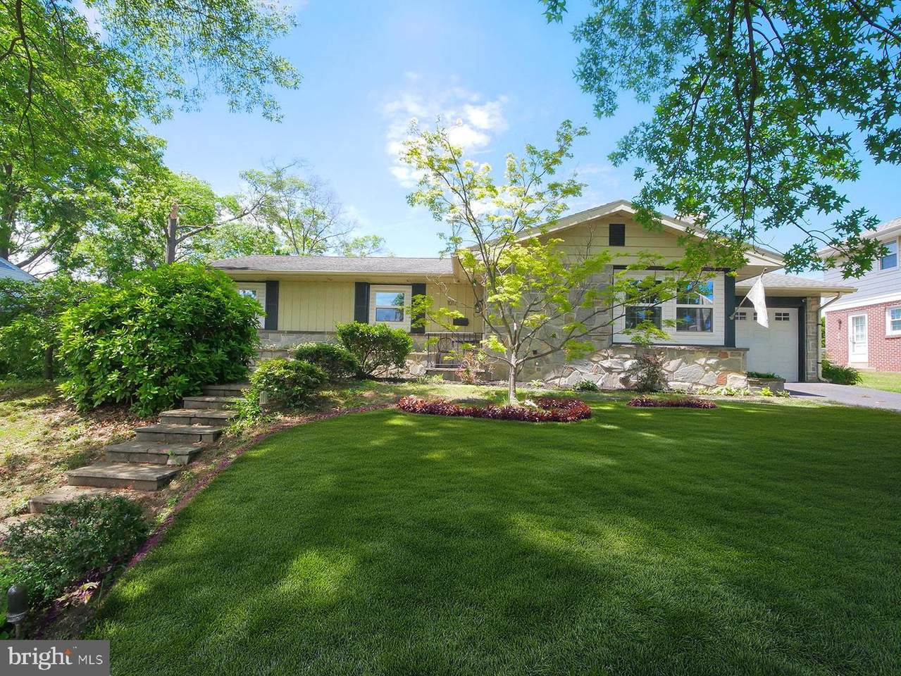 1017 Sycamore Drive - Photo 1