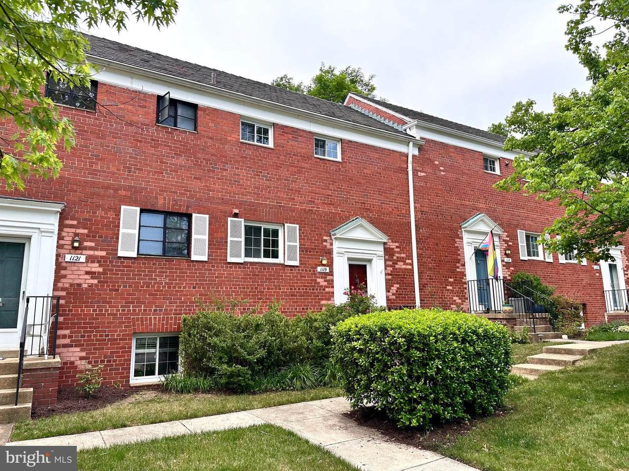 1119 Beverley Drive - Photo 1