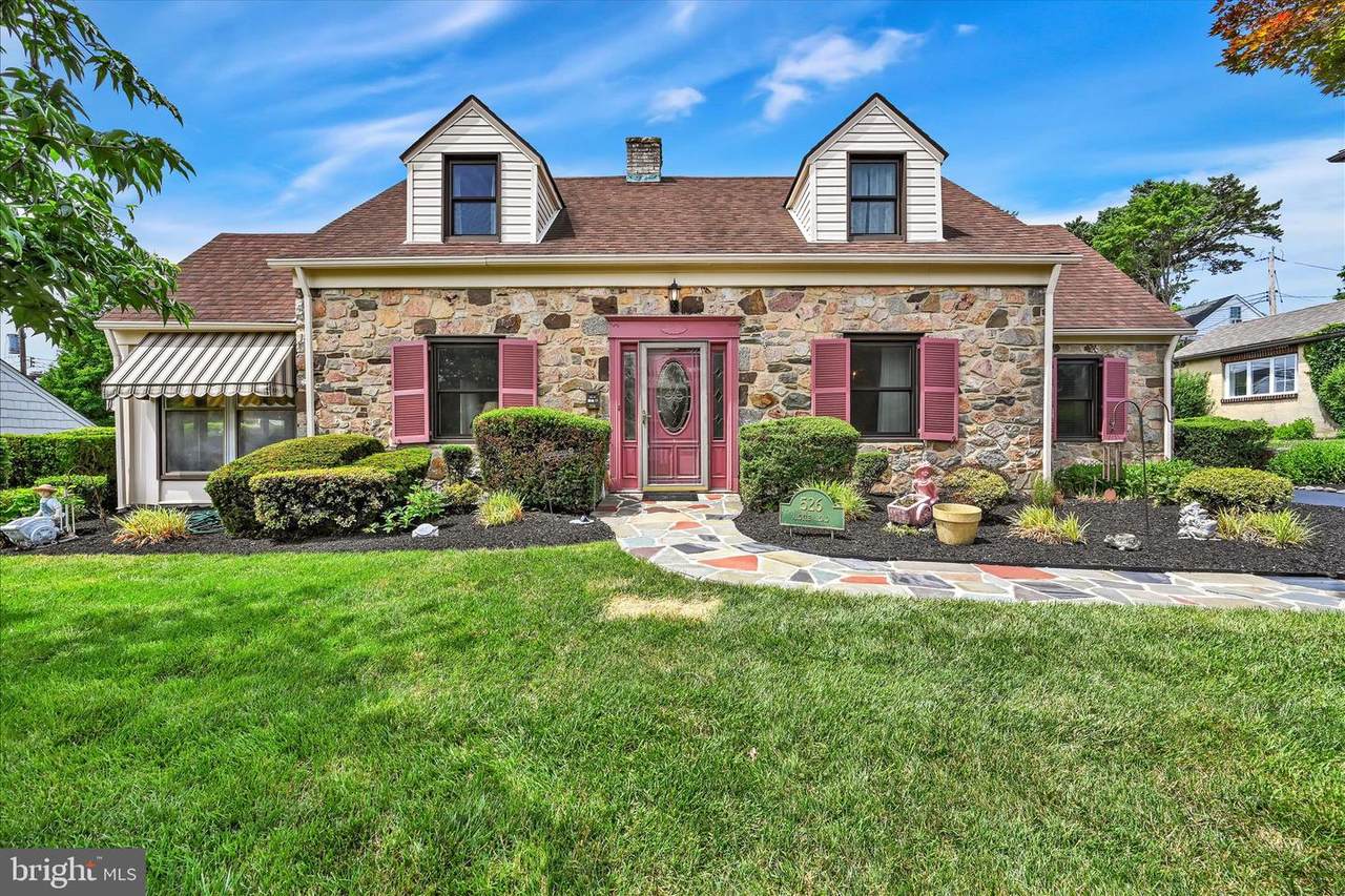 526 Argyle Road - Photo 1