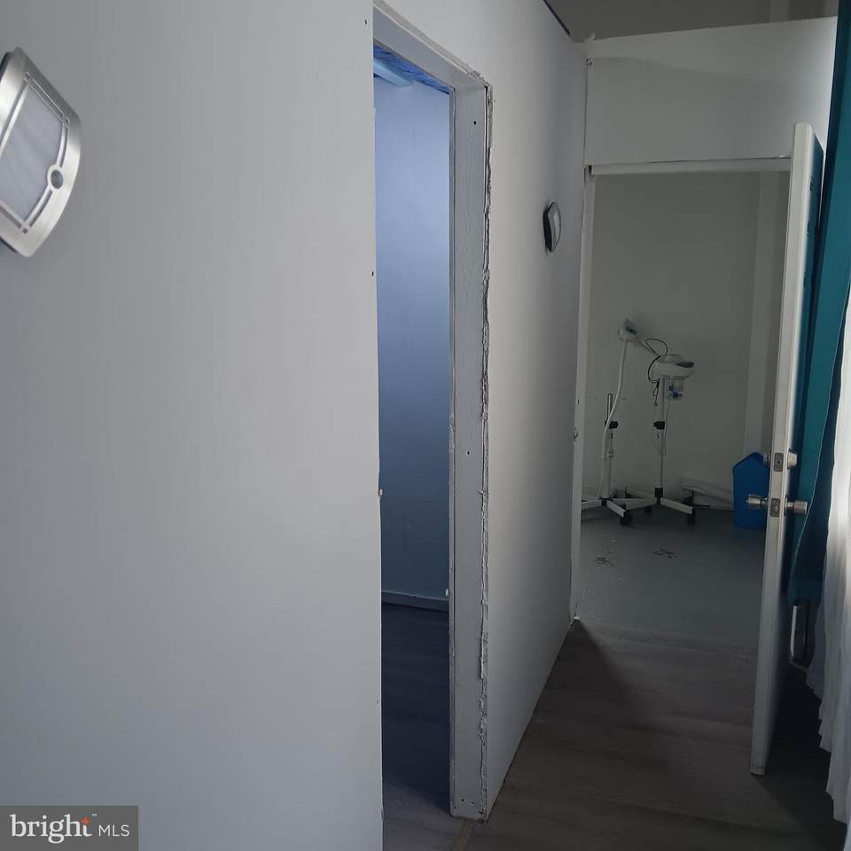 https://bt-photos.global.ssl.fastly.net/brightmls/1280_boomver_1_804952280746-2.jpg