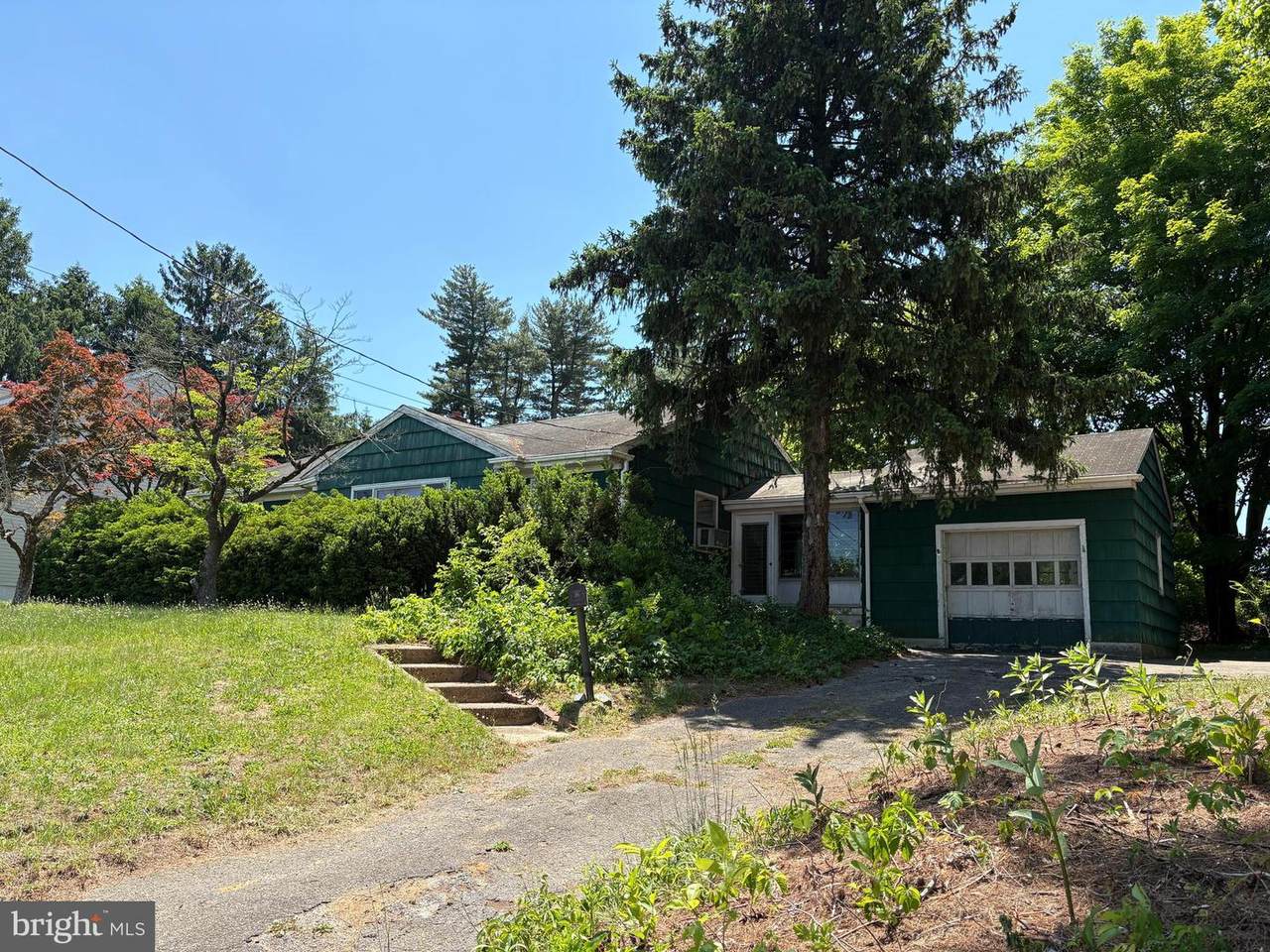 250 Orchard Avenue - Photo 1