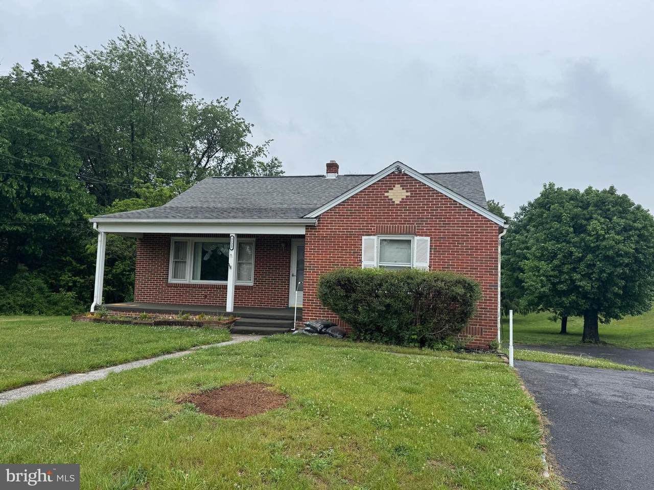1123 Shepherdstown Road - Photo 1