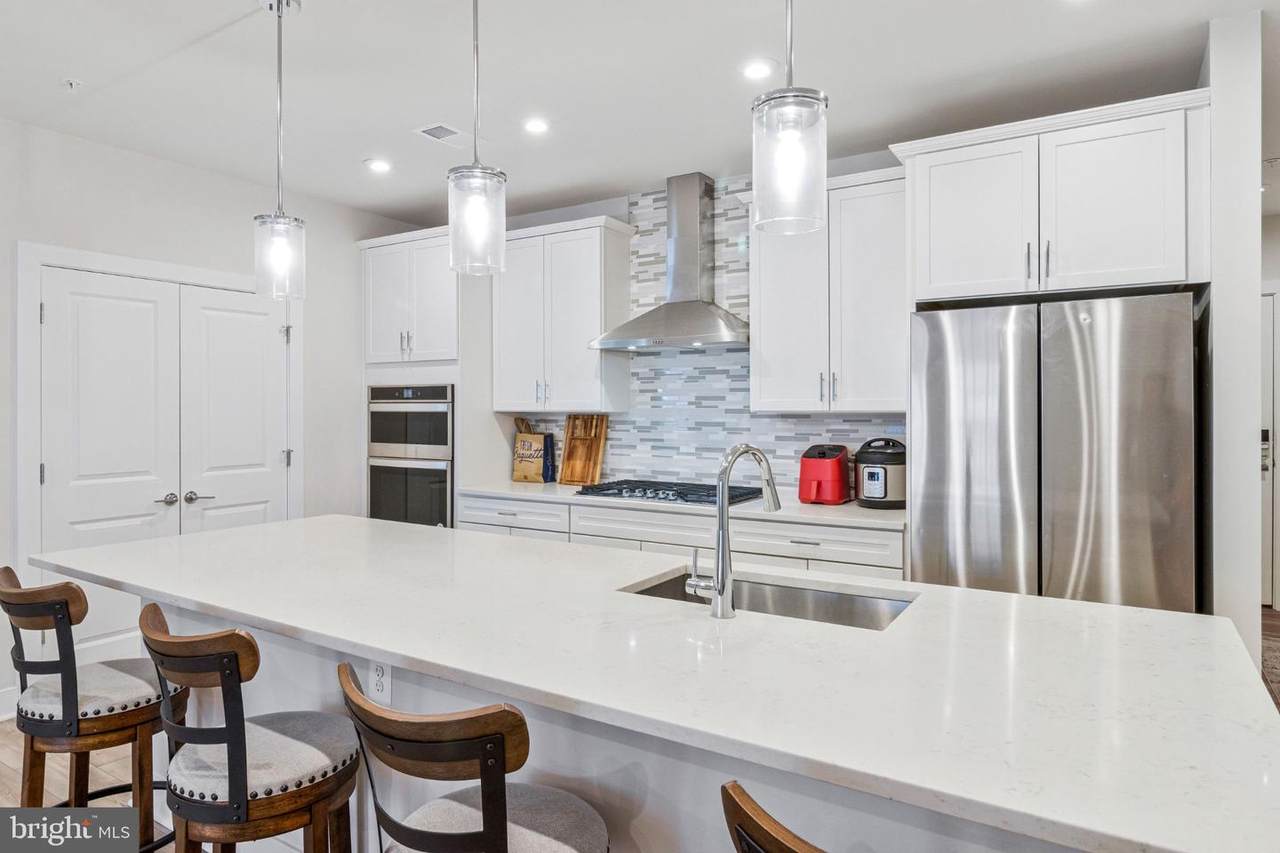 102 Saint Ives Place - Photo 1