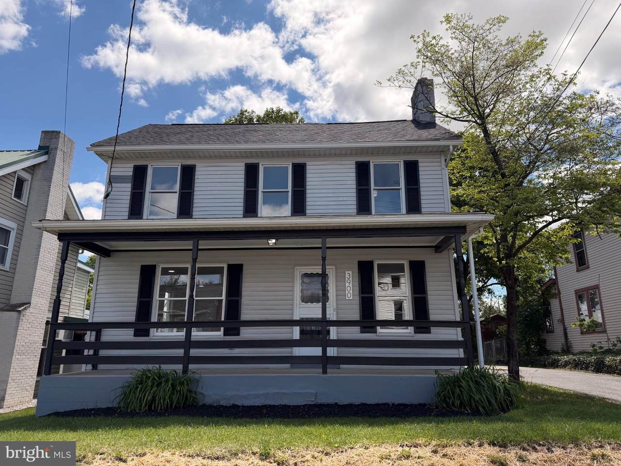 3900 Lincoln Street - Photo 1