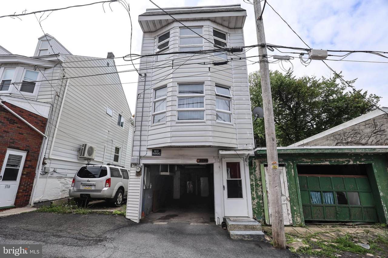 320 New York Street - Photo 1