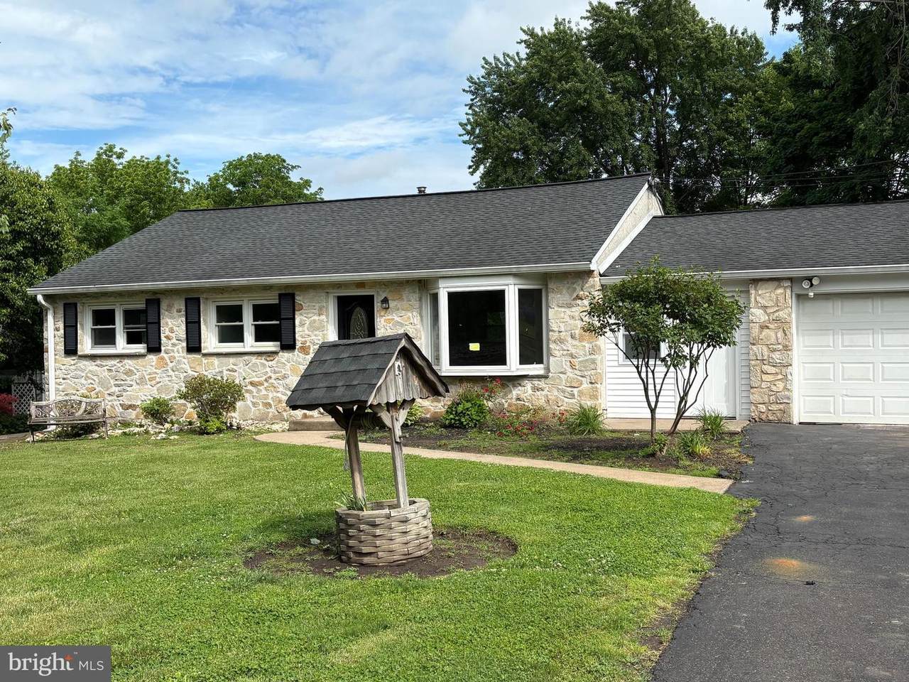 1217 Greeley Avenue - Photo 1