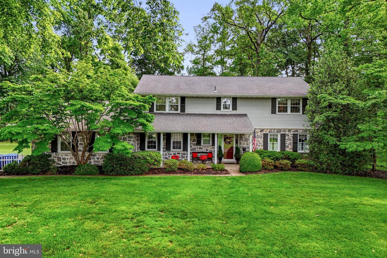 1445 Georgian Drive - Photo 1