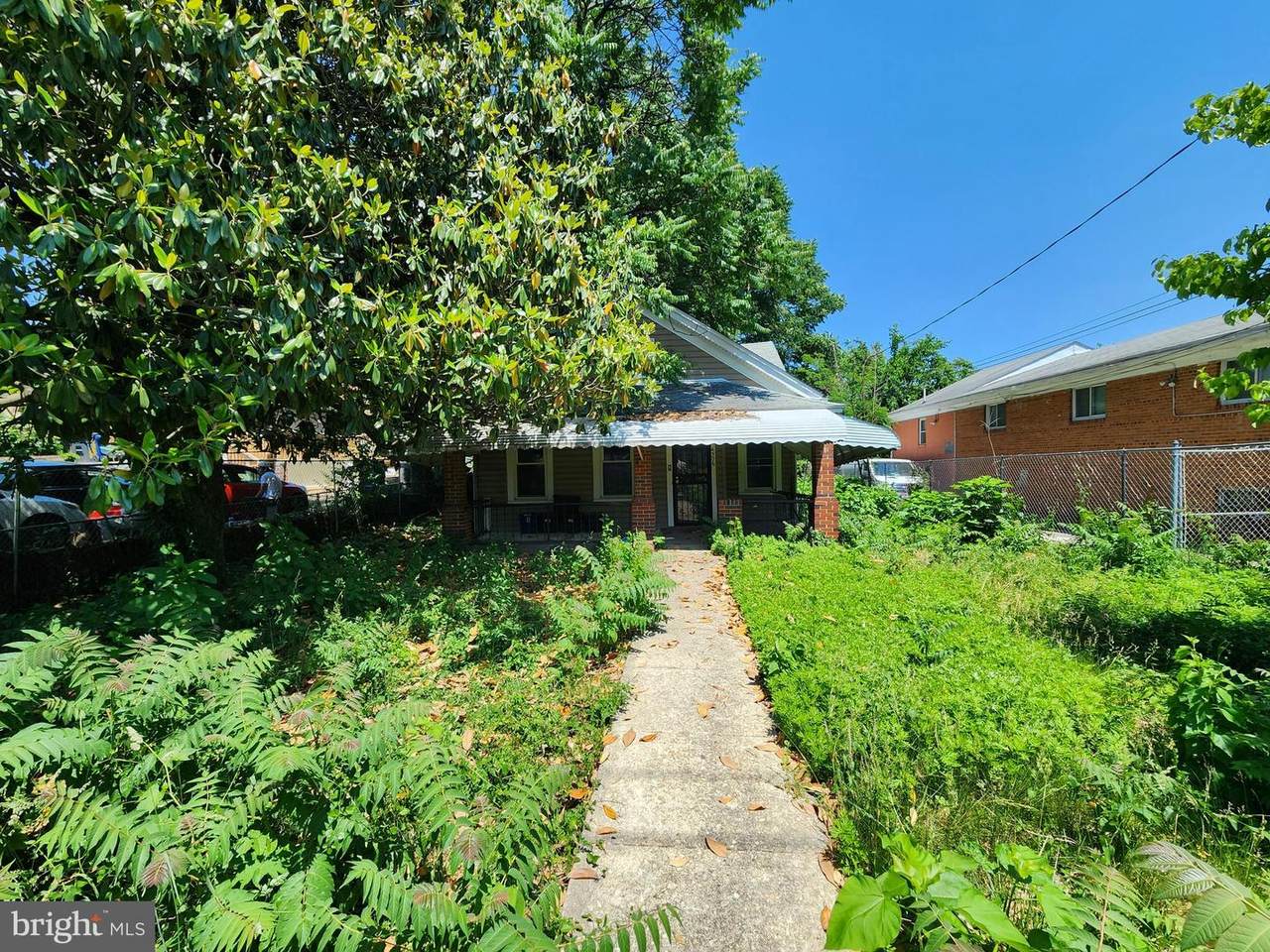 4506 Brooks Street - Photo 1