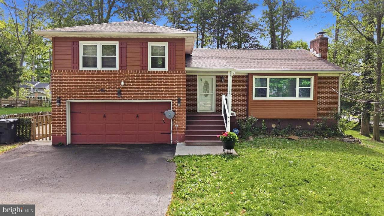 14 Parkway - Photo 1