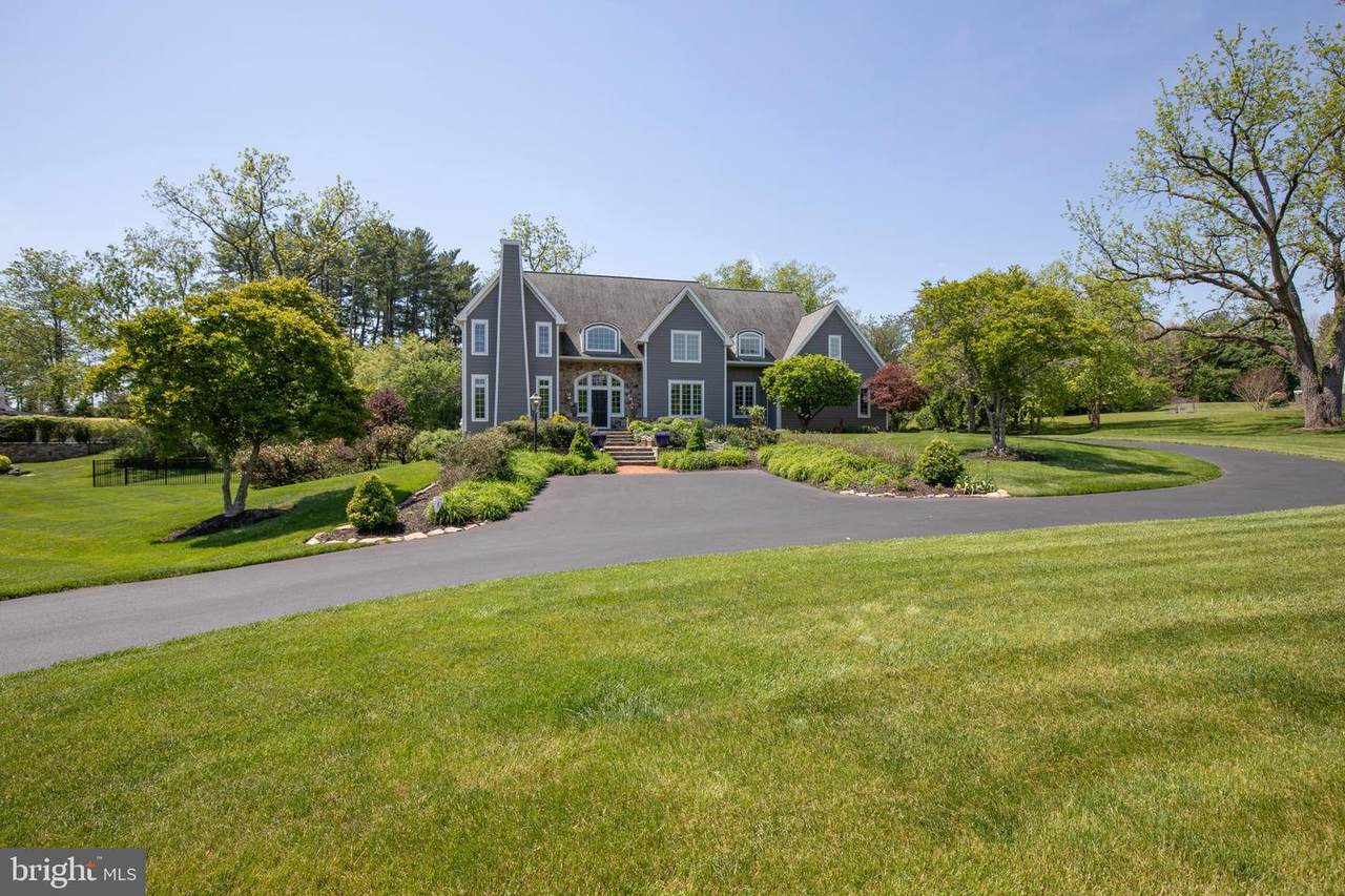 2840 Ashton Court - Photo 1