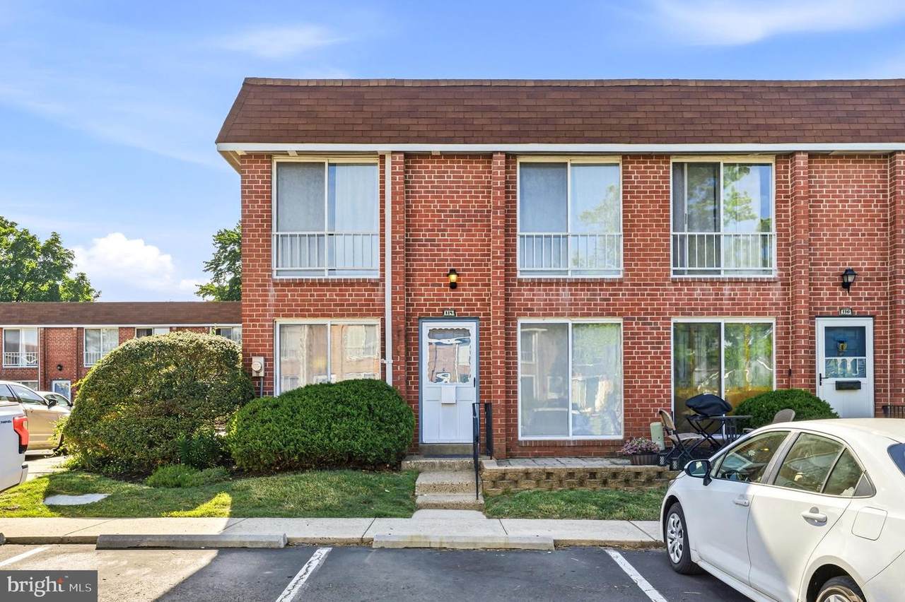 114 Lexington Court - Photo 1