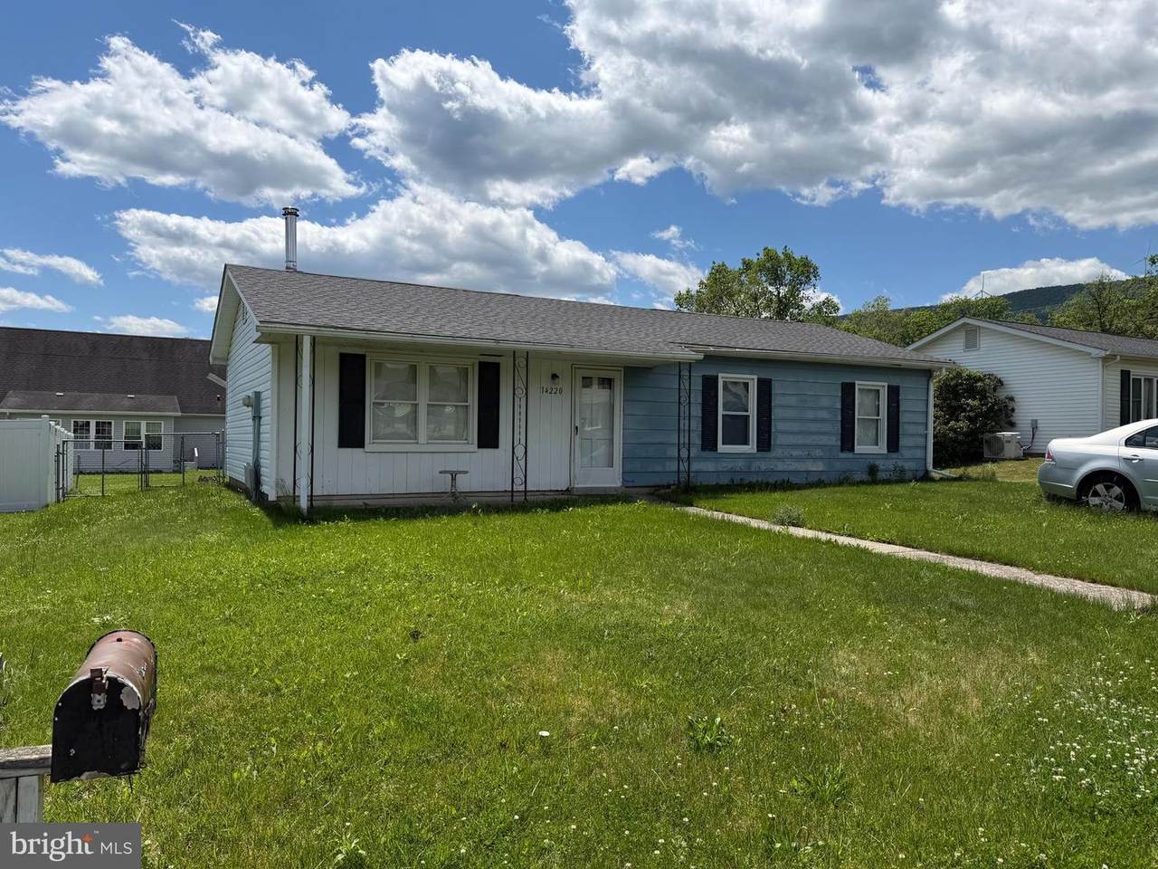 14220 Oak View Drive - Photo 1
