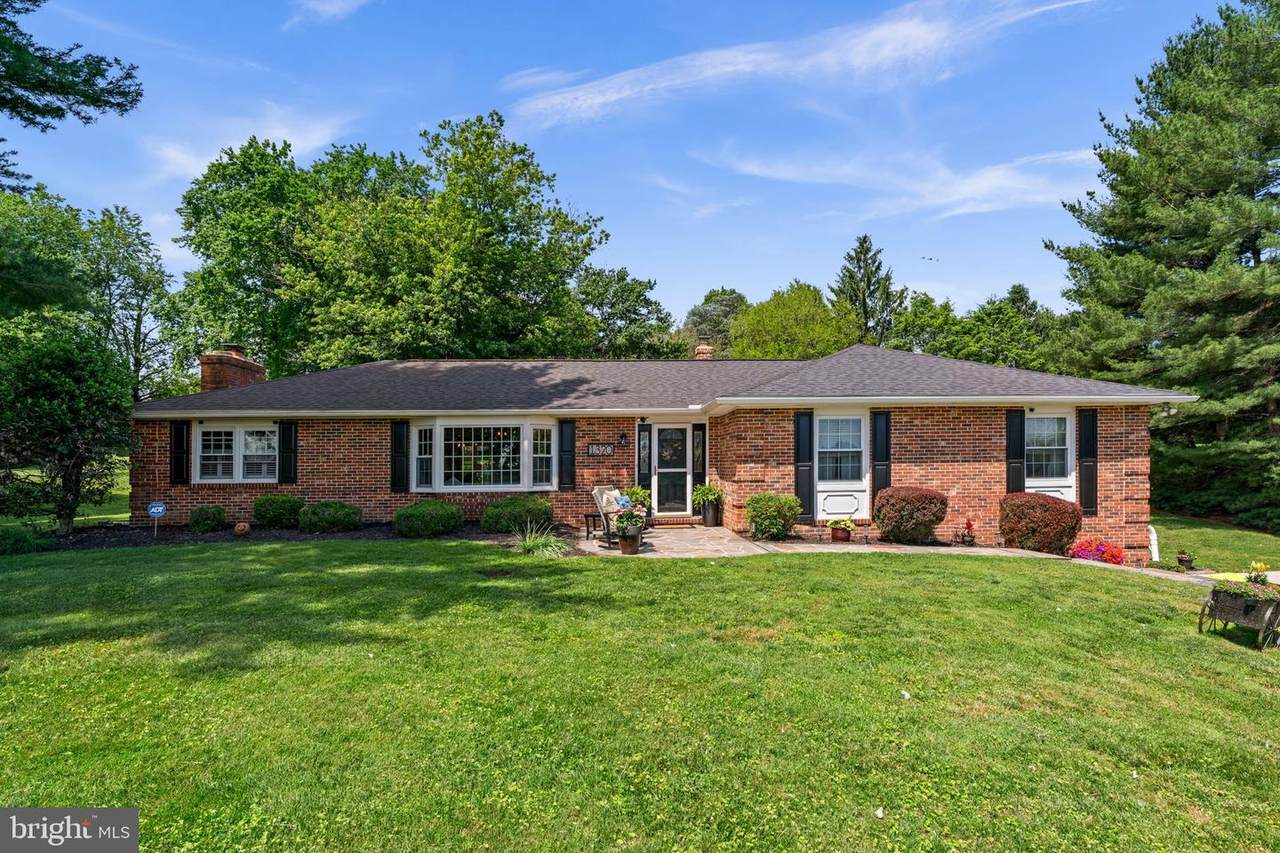 1320 Gunston Road - Photo 1