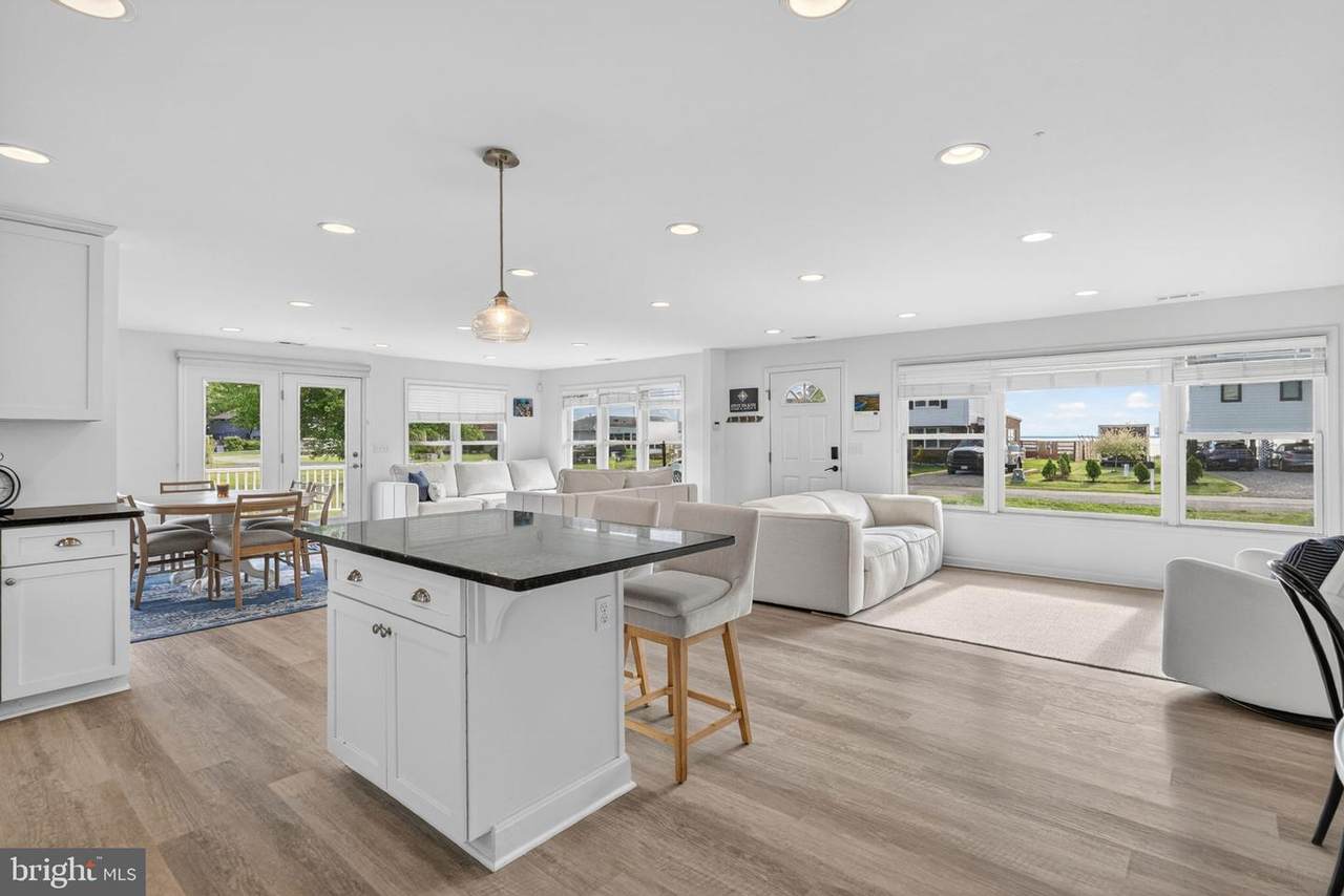 713 Bay Drive - Photo 1