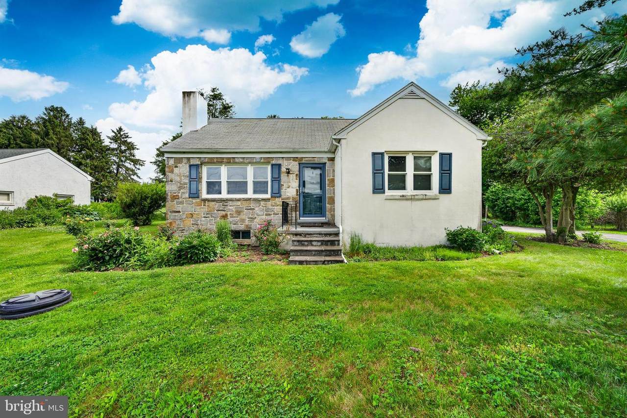 3025 Strasburg Road - Photo 1