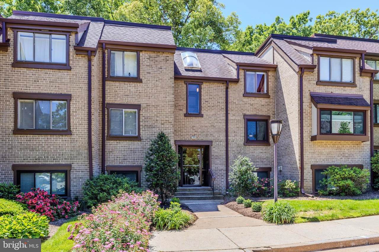 1643 Parkcrest Circle - Photo 1