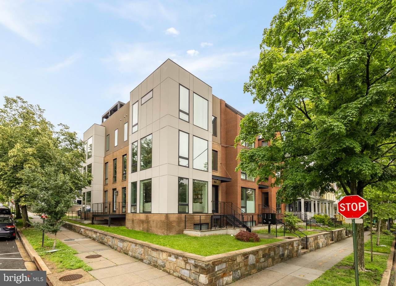 4129 8TH Street - Photo 1