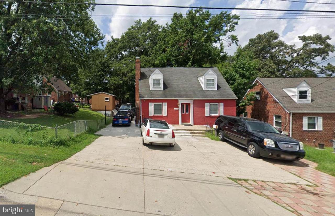 5202 56TH Avenue - Photo 1