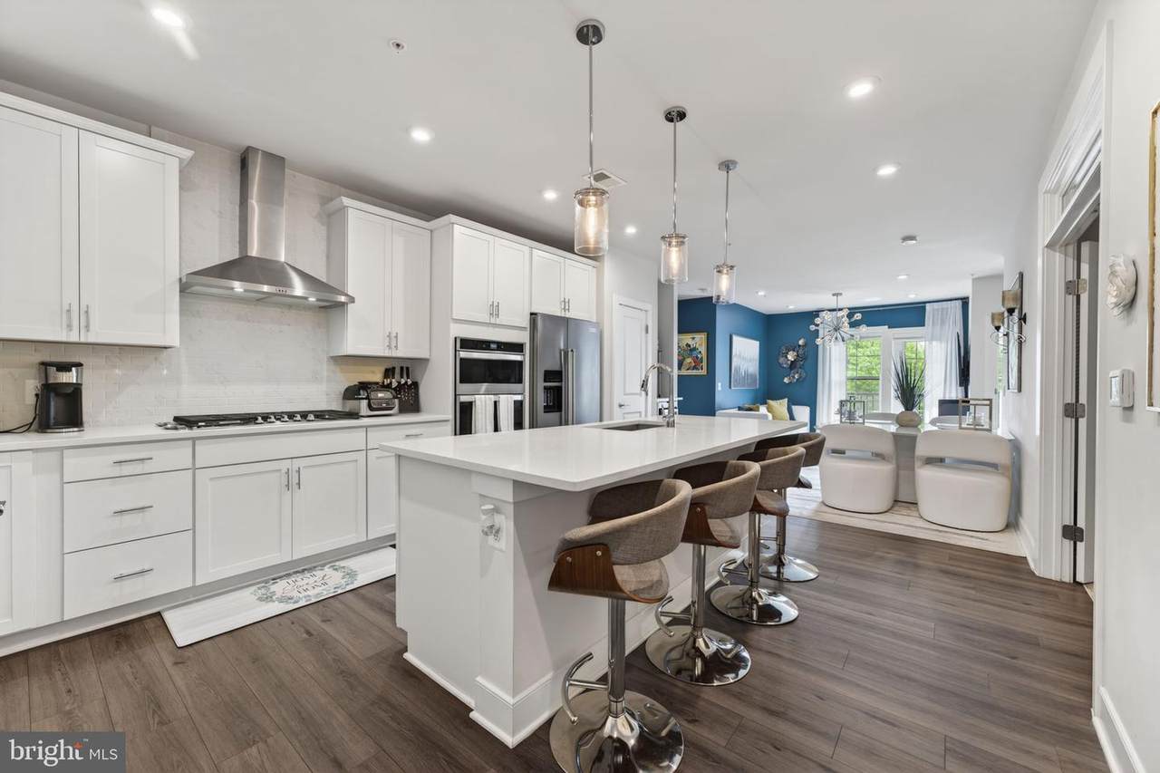102 Saint Ives Place - Photo 1