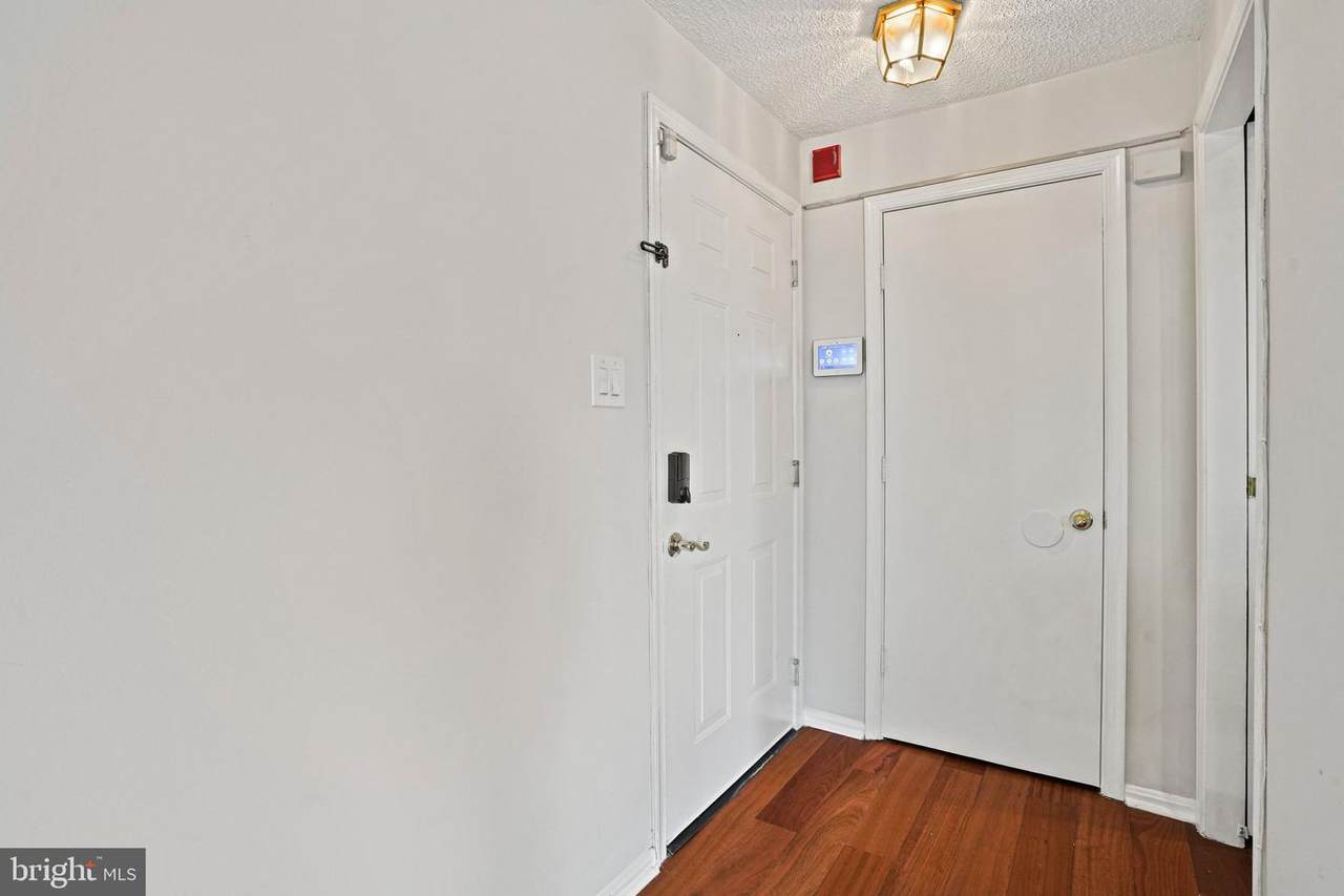 https://bt-photos.global.ssl.fastly.net/brightmls/1280_boomver_1_804976728324-2.jpg