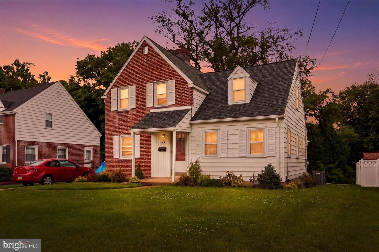 546 Arlington Avenue - Photo 1