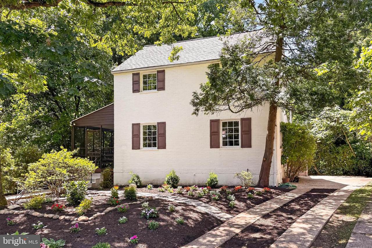 204 Evergreen Street - Photo 1