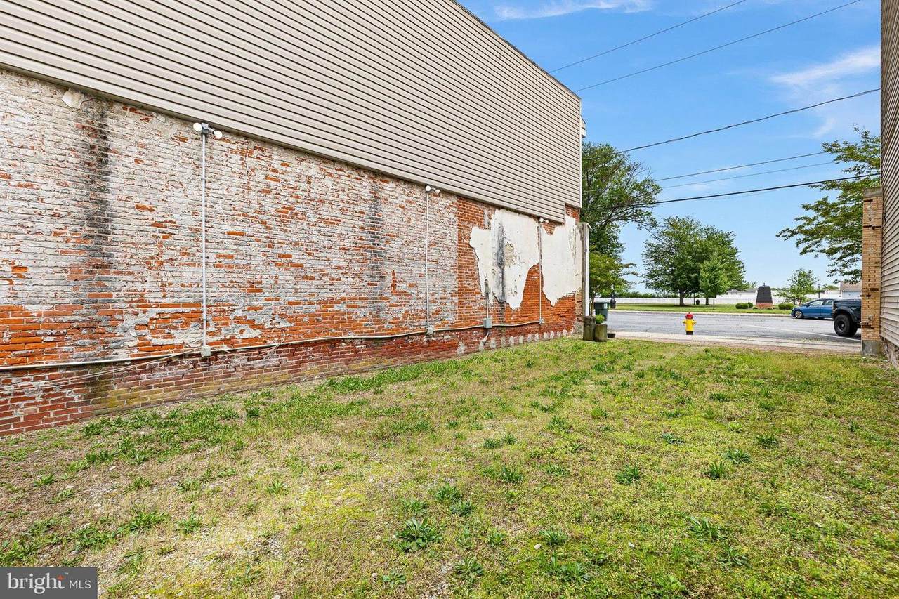 42 Clinton Street - Photo 1