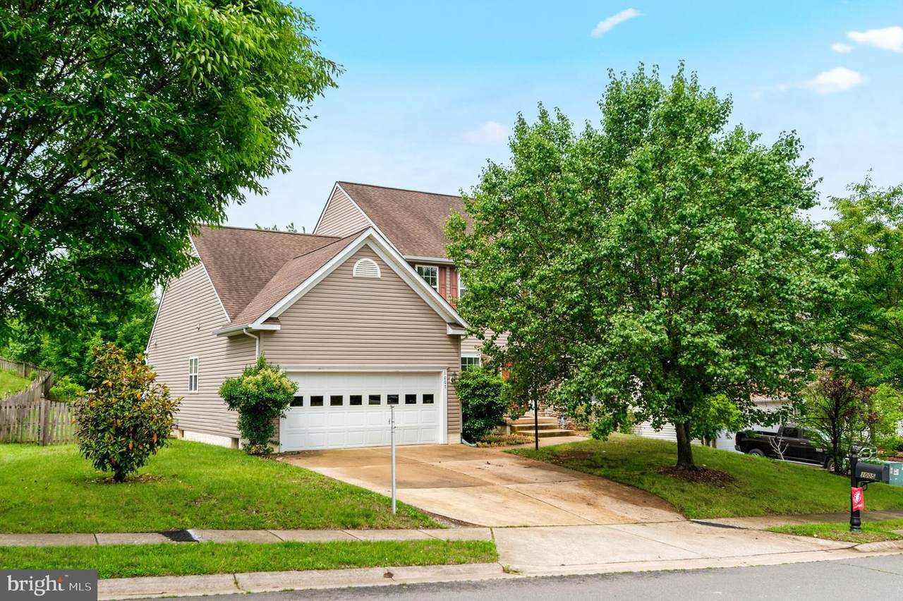 1005 Great Oaks Lane - Photo 1