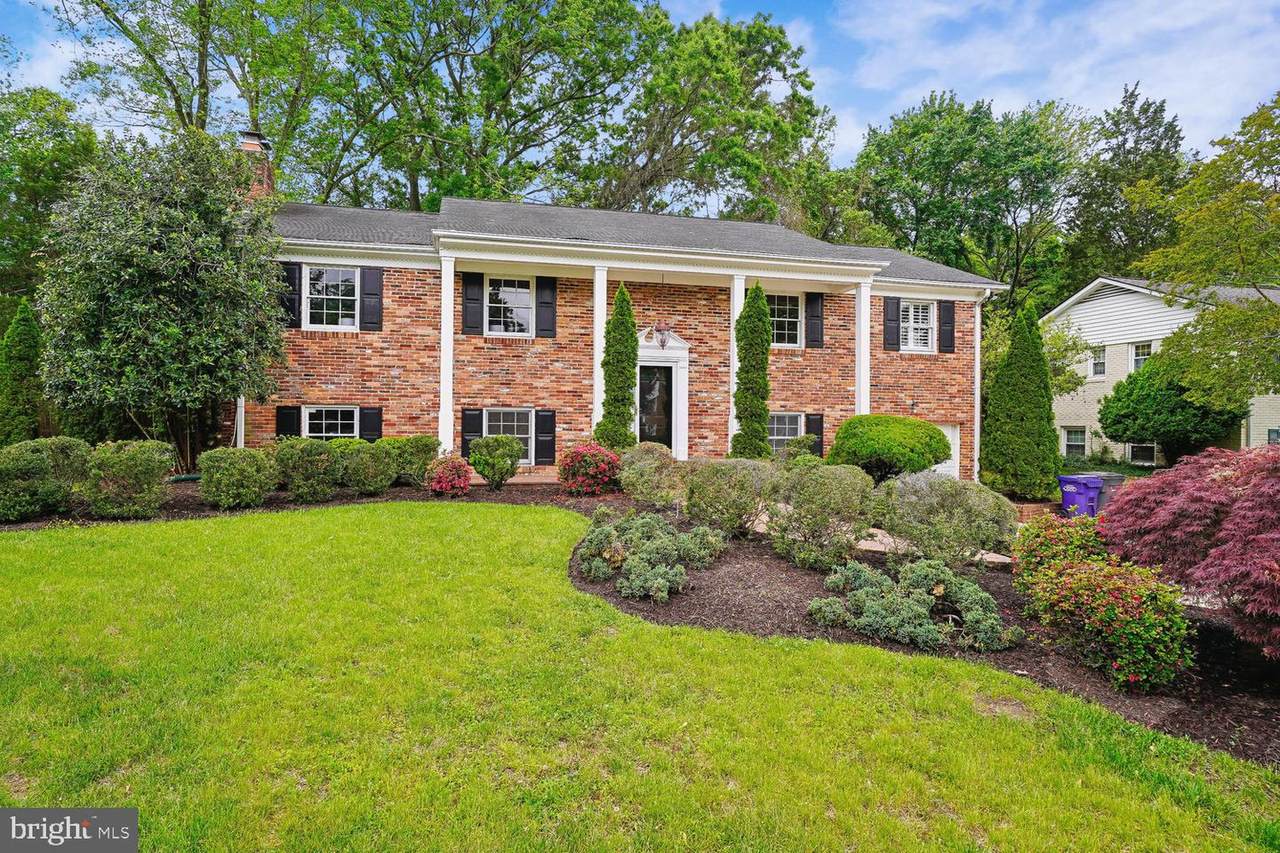7814 Friars Court - Photo 1