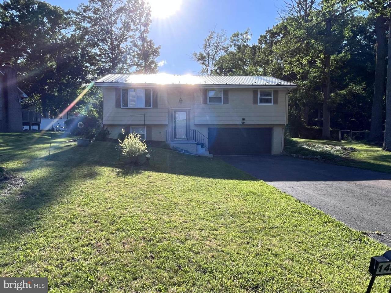 14817 Viewcrest Road - Photo 1