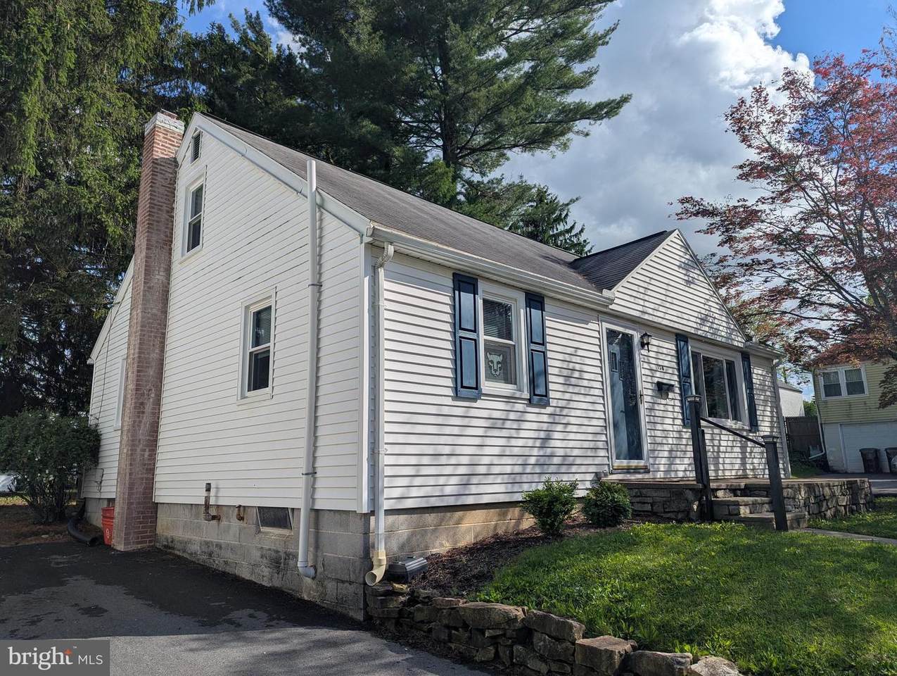 130 Logan Avenue - Photo 1