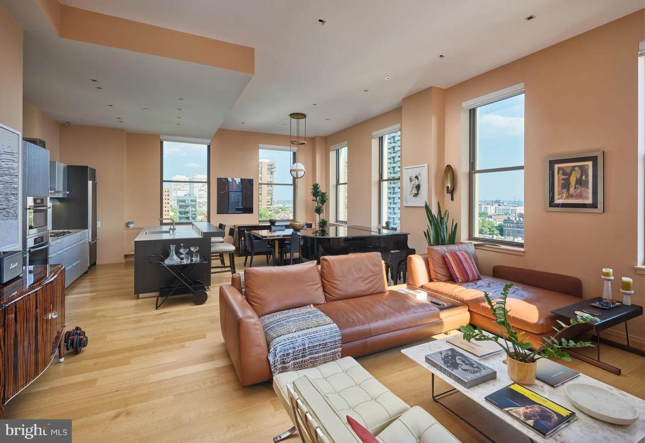 210 Washington Square - Photo 1