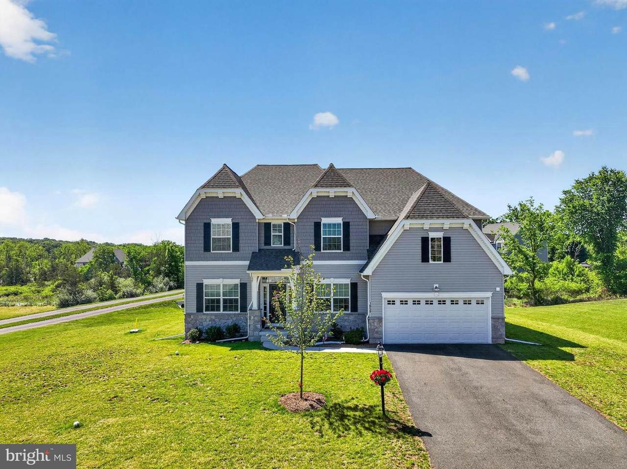 1059 Smyth Lane - Photo 1