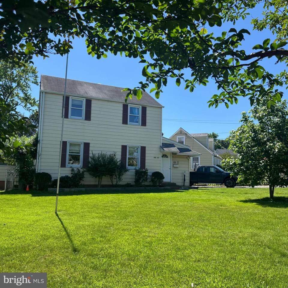 4411 71ST Avenue - Photo 1
