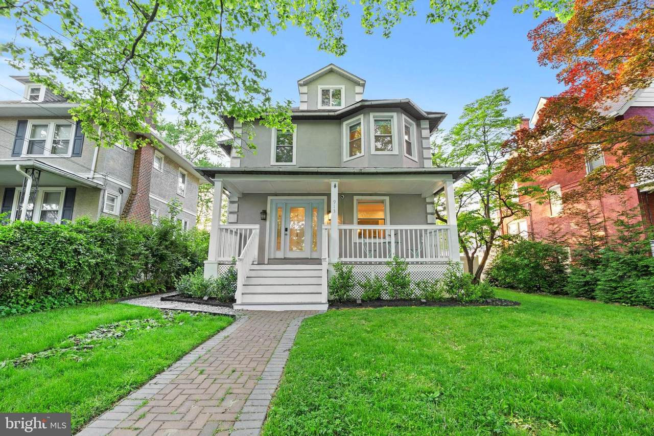 913 10TH Avenue - Photo 1
