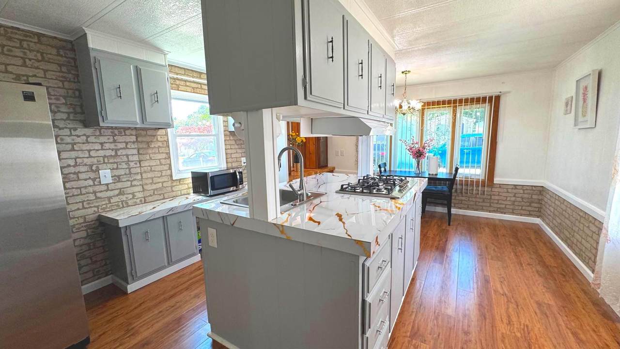 28 Rockywood Lane - Photo 1