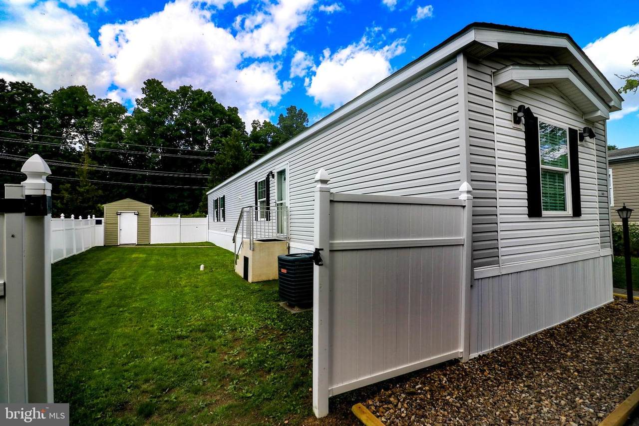 140 Fiddler Avenue - Photo 1