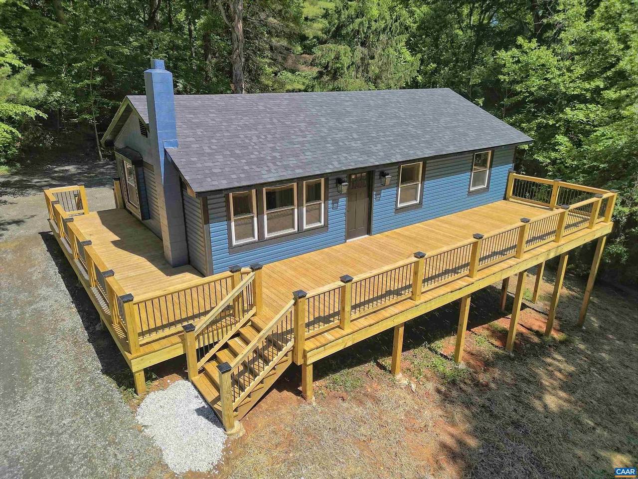 135 Iroquois Trl - Photo 1