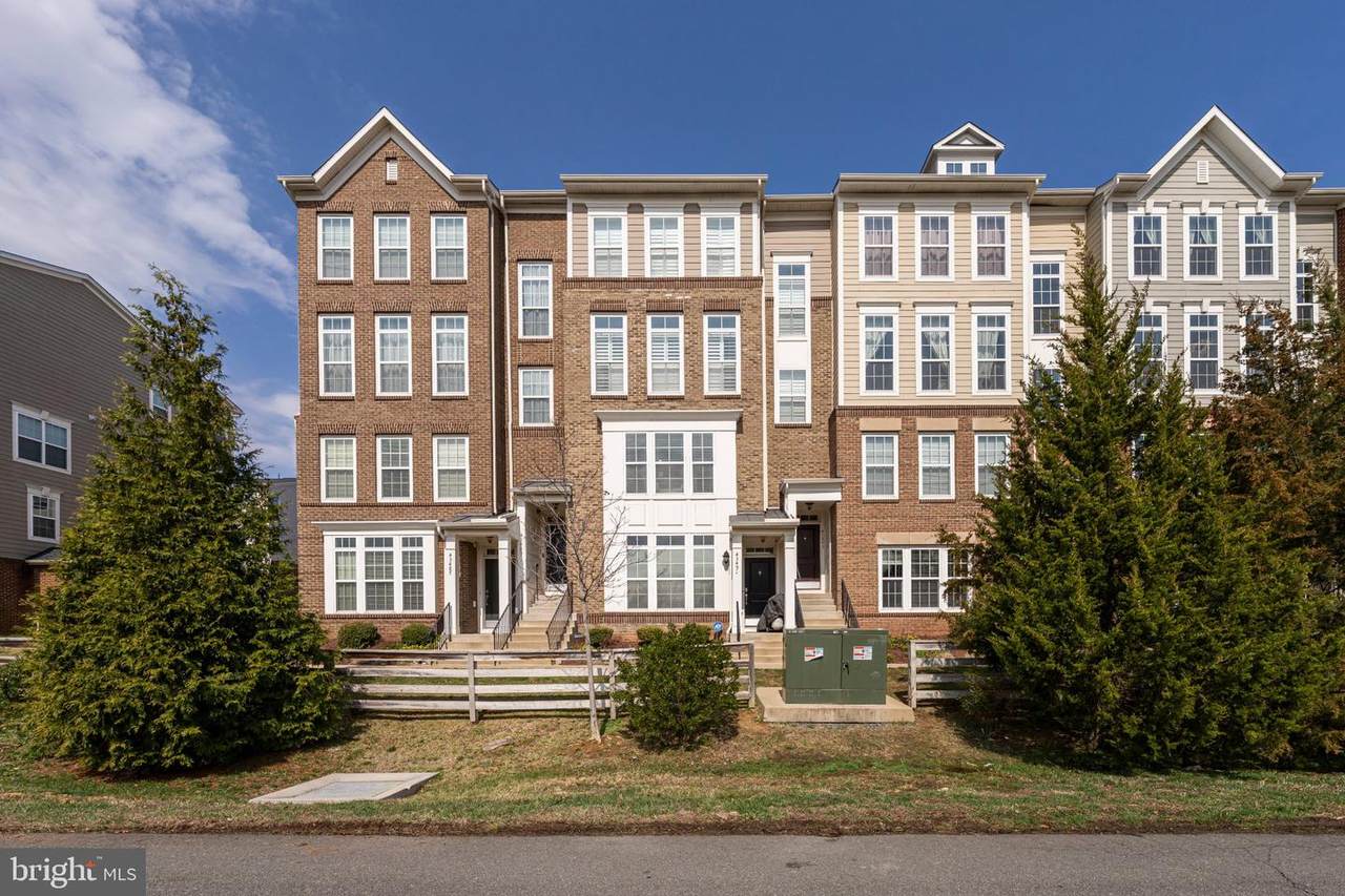 43491 Town Gate Square - Photo 1