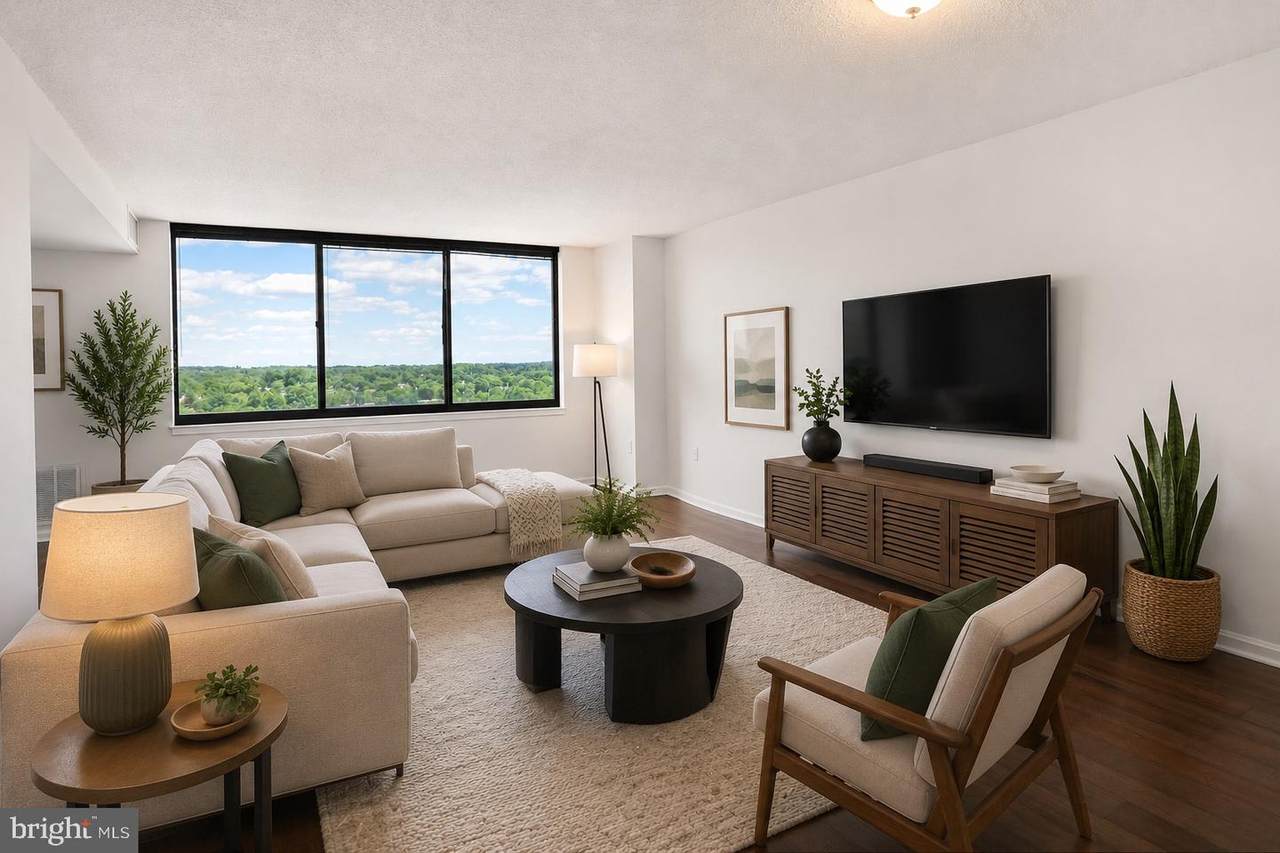 10101 Grosvenor Place - Photo 1