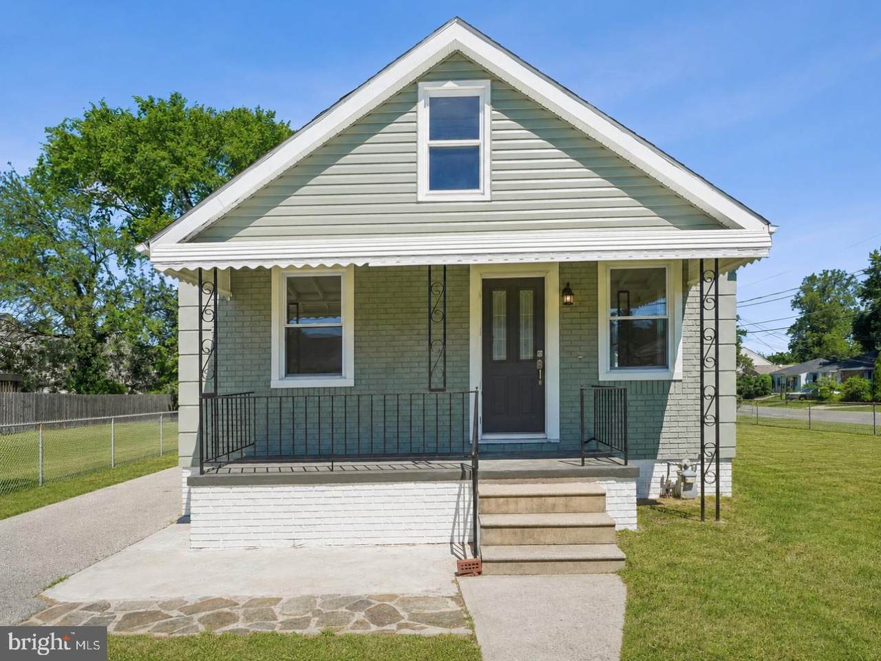 1126 Ingleside - Photo 1
