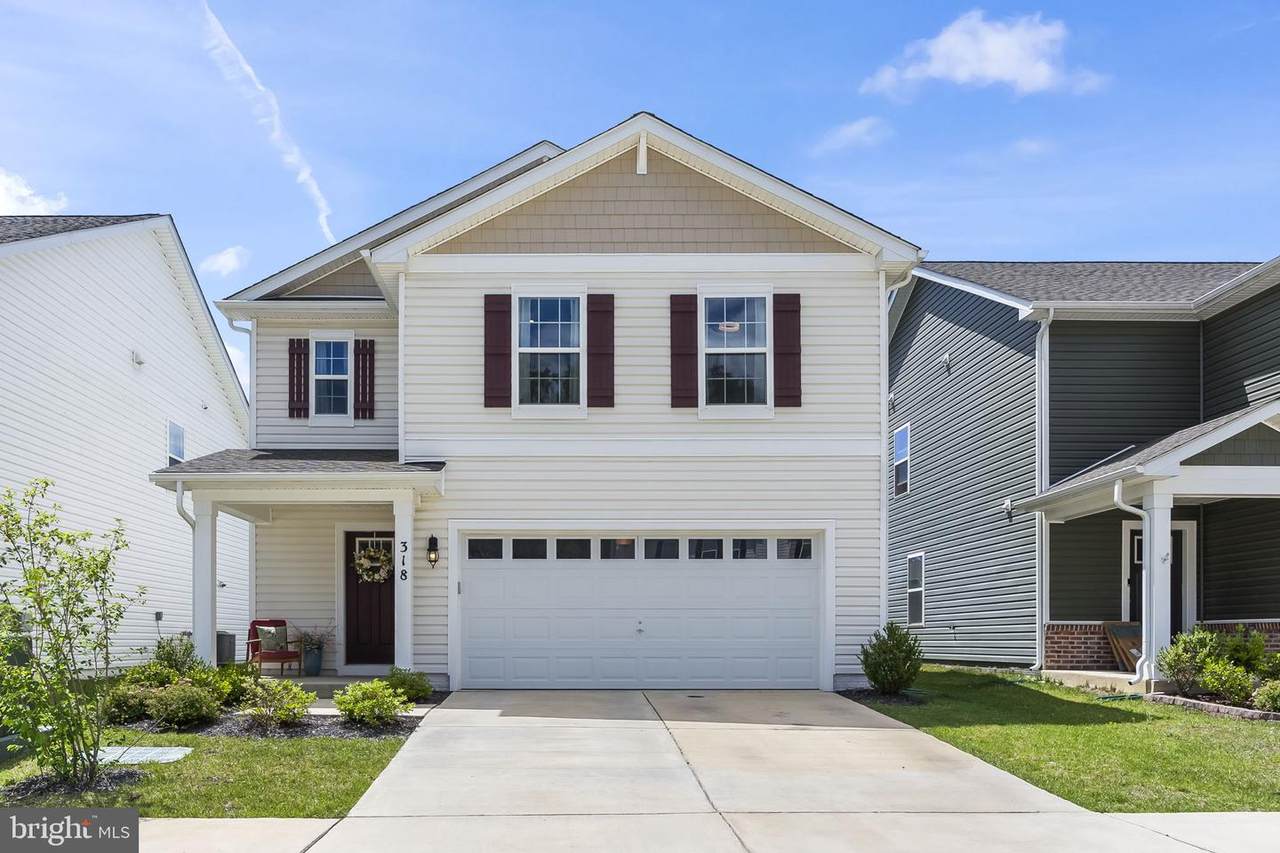 318 Forest Edge Ave - Photo 1