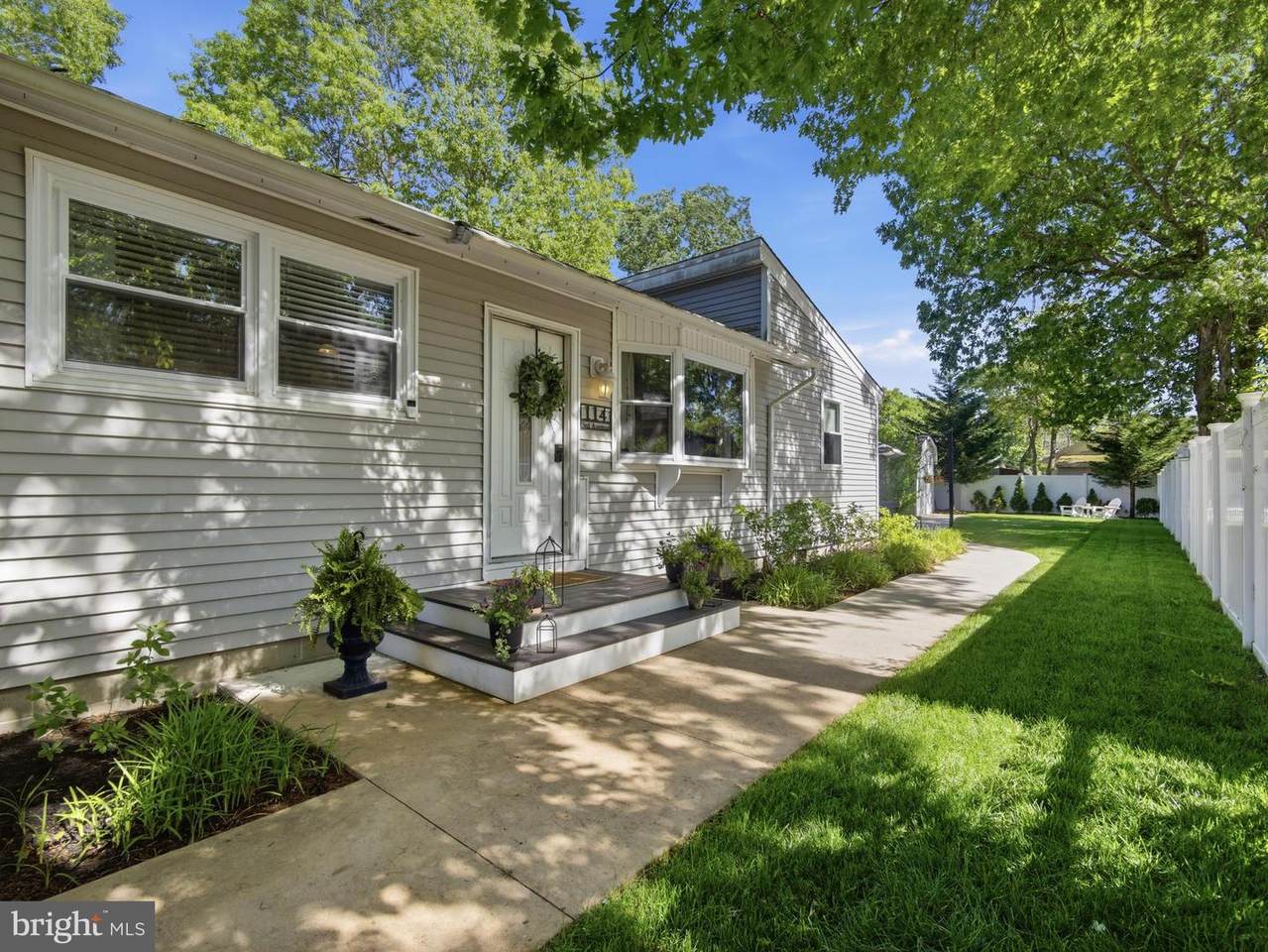 114 3RD Avenue - Photo 1