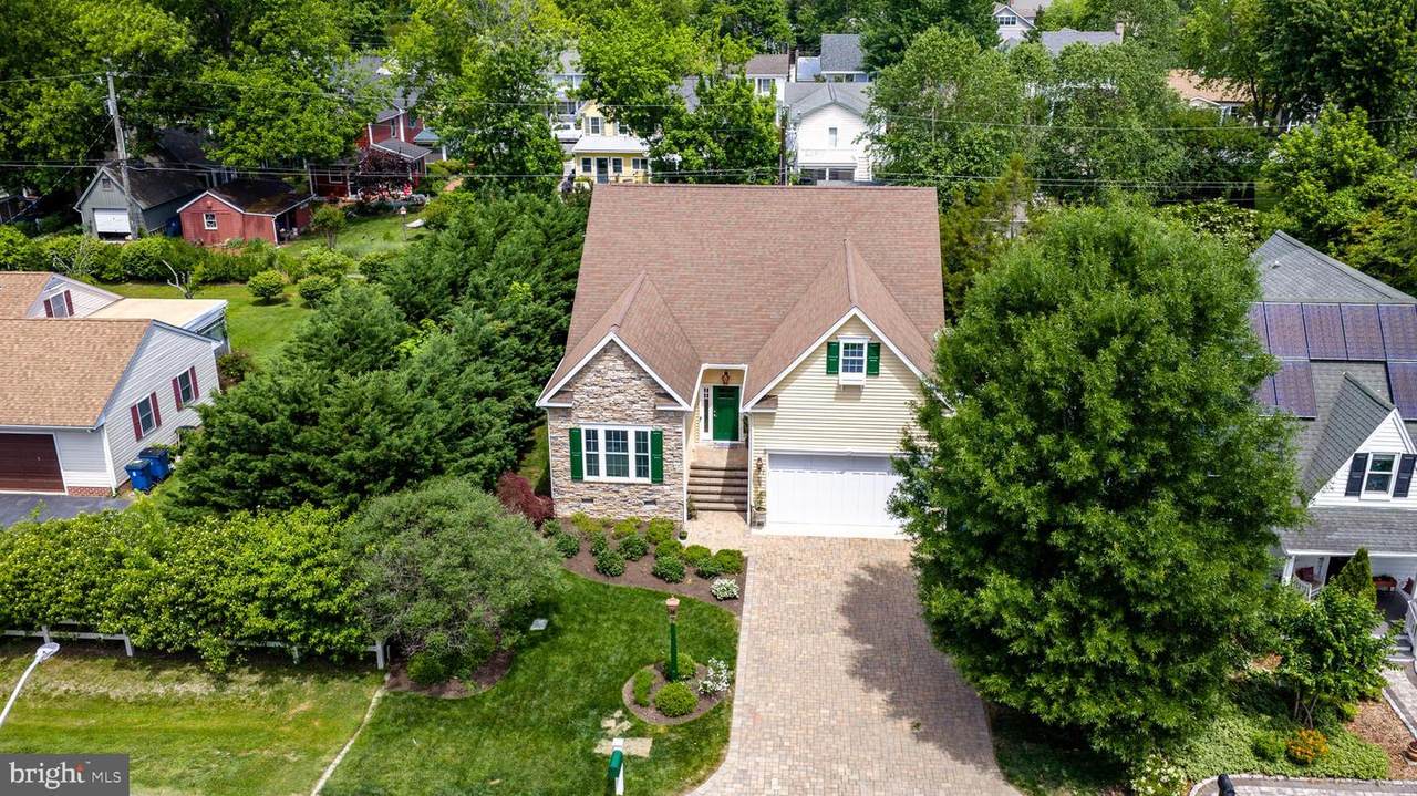 109 Marengo Street - Photo 1